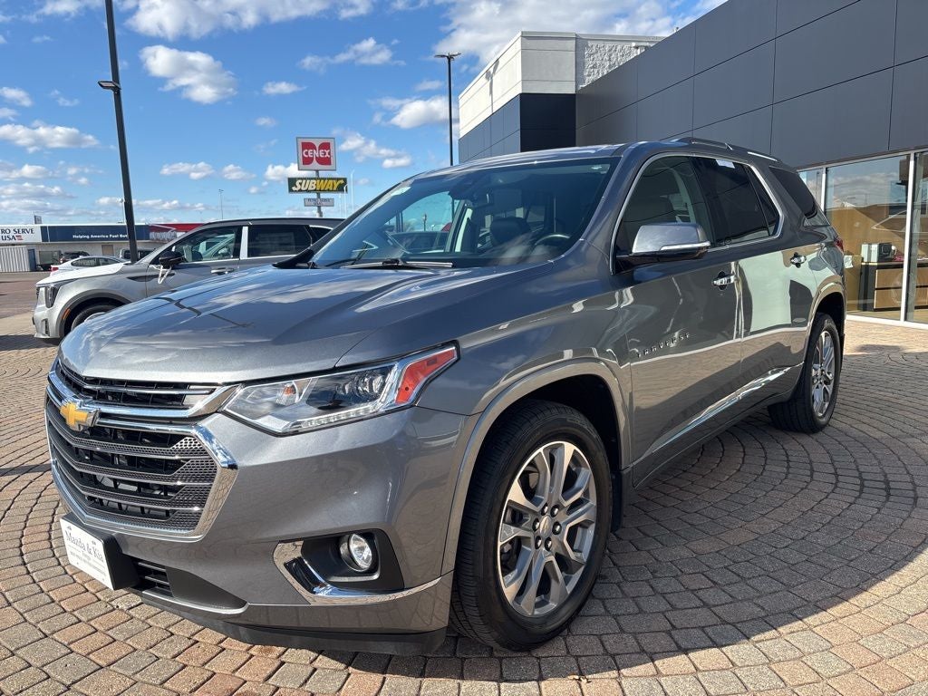 2019 Chevrolet Traverse Premier in Satin Steel Metallic — front three-quarter view