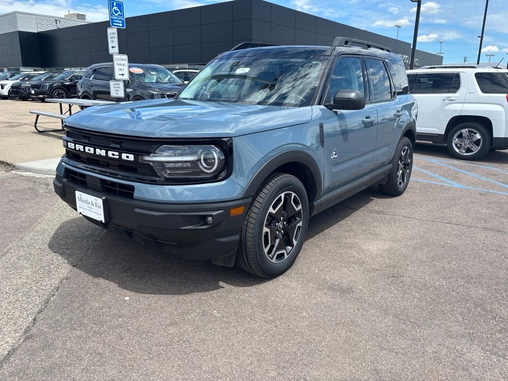 2024 Ford Bronco Sport Outer Banks in Azure Gray Metallic Tri-Coat — front three-quarter view