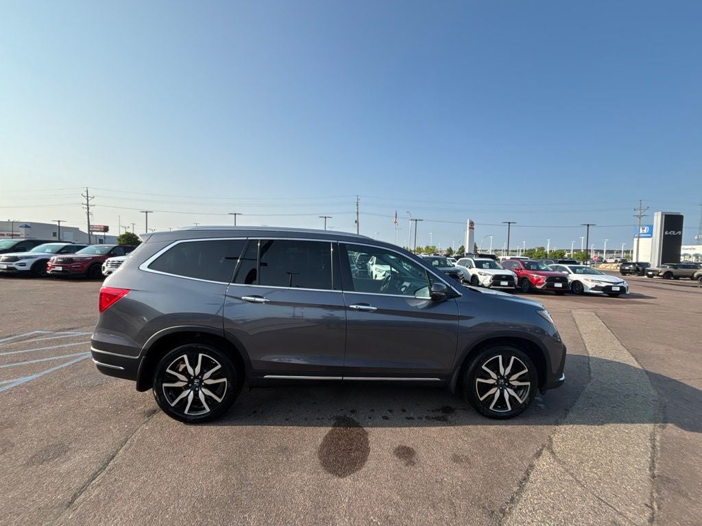 2019 Honda Pilot — interior view