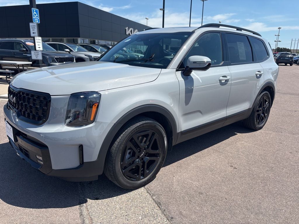 2024 Kia Telluride SX-Prestige X-Line in Wolf Gray — front three-quarter view